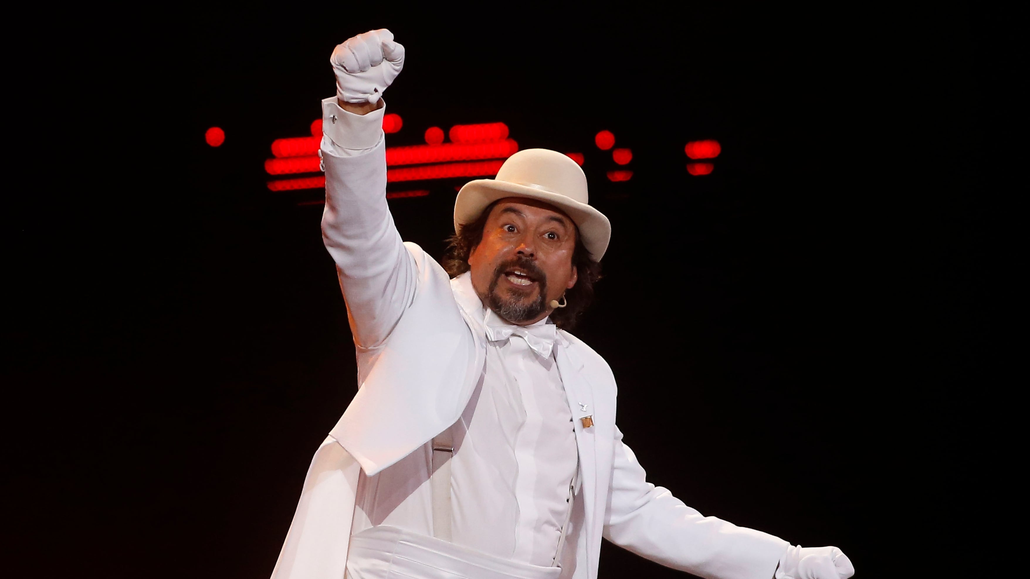 El humorista lidera una campaña solidaria de artistas y figuras televisivas en apoyo a los damnificados por los incendios forestales ocurridos en la zona centro sur de Chile.