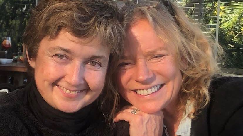 Paulina Urrutia y Kathy Salosny