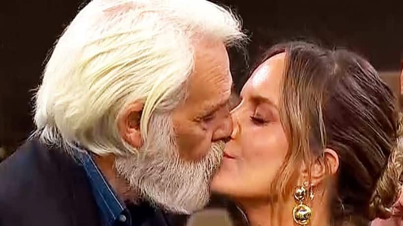 Diana Bolocco se besa con Fernando Kliche en Podemos Hablar.