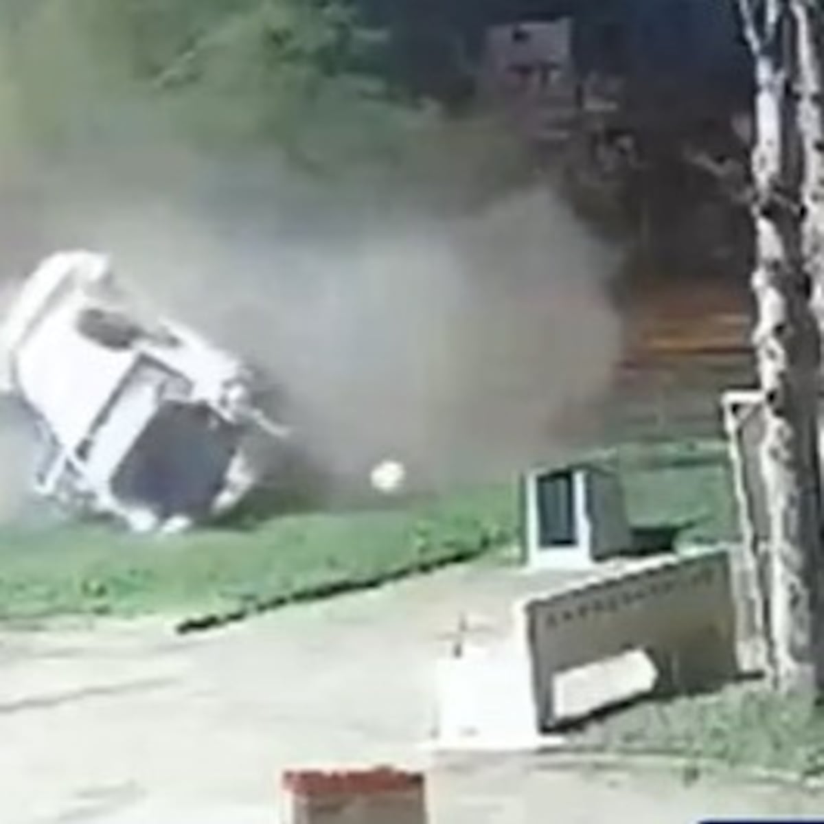 Conductor muere en choque contra vivienda en La Pintana Conductor muere en choque contra vivienda en La Pintana