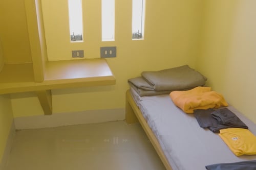 Reos de alta peligrosidad usarán uniforme en módulo de alta seguridad del Biobío