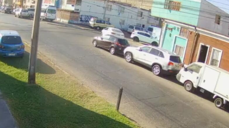Roban auto con guagua dentro