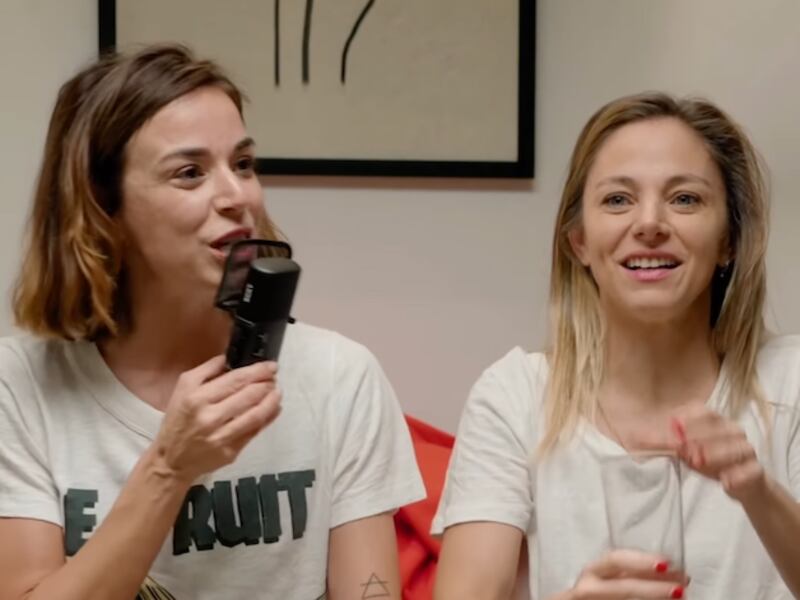 Aprovechó que había ido al baño: Expareja de Mariana Derderian se metió a su cartera y pagó cena con su tarjeta