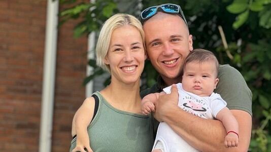 Dejana y Marko dan todo el amor y cuidado a su hija