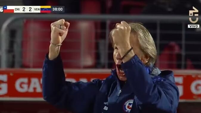 Pablo Milad confirmó al técnico argentino en la banca de la selección luego del triunfo por 4-2 sobre Venezuela.