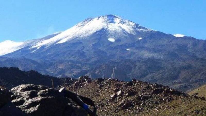 Volcán Tupungatito presenta actividad sismica. Erupción podría ocurrir en meses o años.