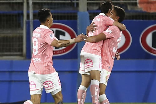 La UC se consolida como escolta de Colo Colo luego de vencer a Unión Española