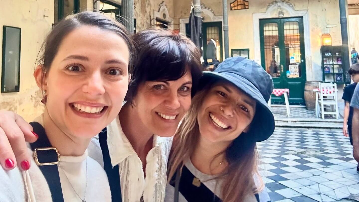 Magdalena Müller, Paola Volpato y Dayana Amigo en Buenos Aires