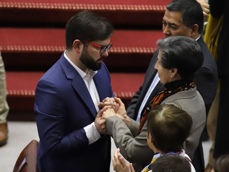 Presidente Boric por destitución de Isabel Allende: “Mi sincero cariño y eterno respeto en estos momentos duros”