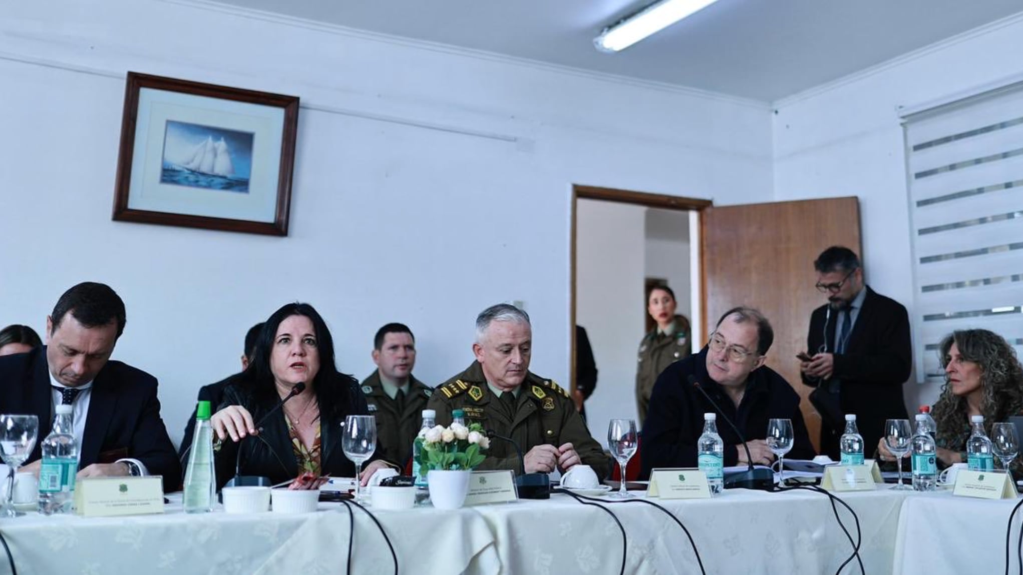 La ministra de Seguridad, Trinidad Steinert, se reunió con las policías en Puente Alto