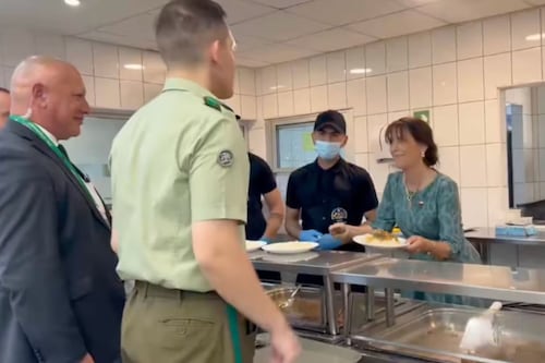 Contraloría da 10 días al Gobierno para responder por polémico almuerzo de María Pía Adriasola en La Moneda