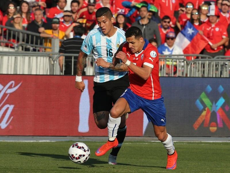 “No le vas a pegar”: Marcos Rojo revela advertencia que le hizo Mourinho cuando Alexis llegó al United