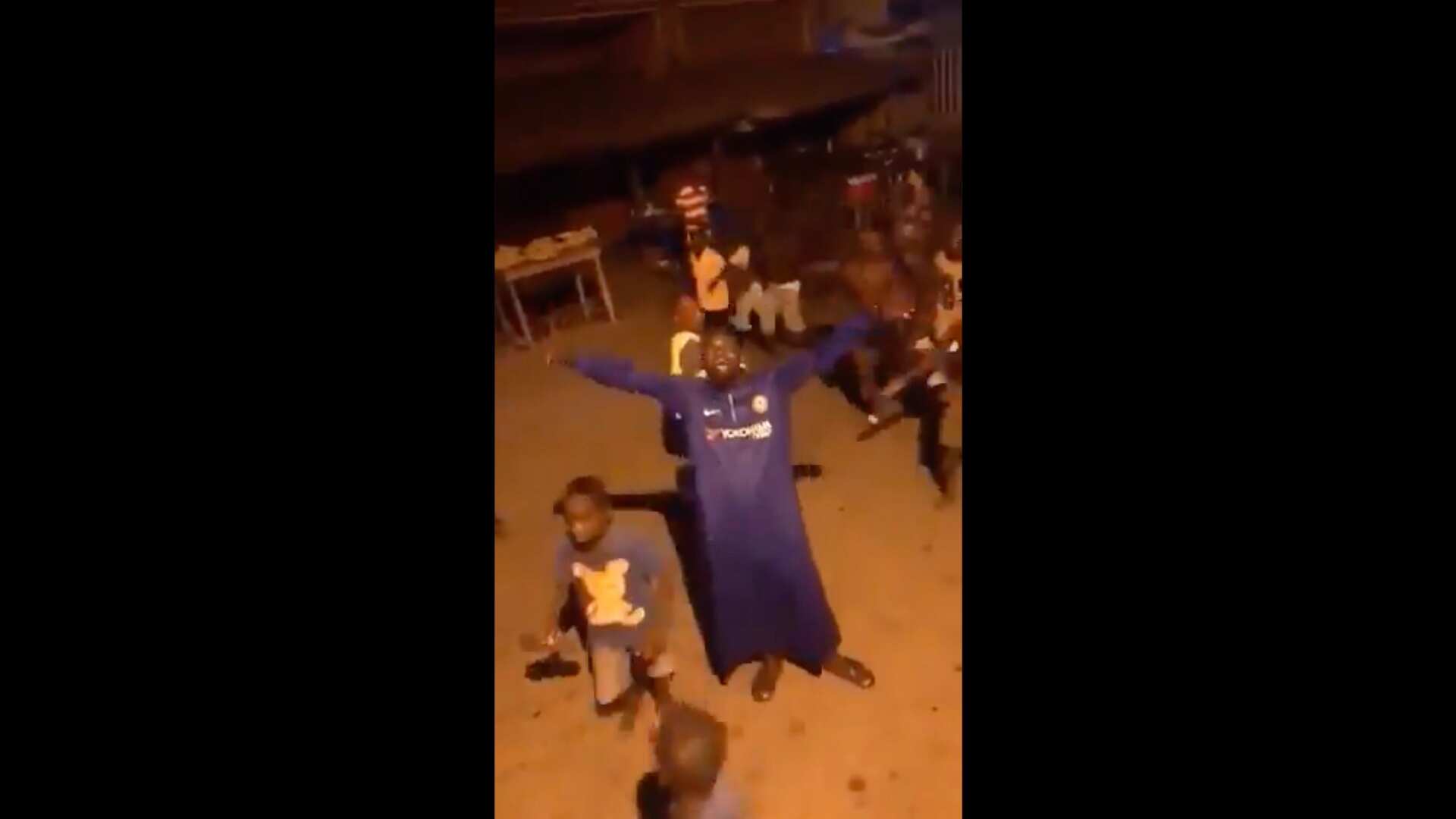 En Nigeria celebraron con todo el título del Chelsea