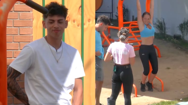 Bastián "Bimza" Muñoz y Paula Pavic | Captura: Vecinos al límite