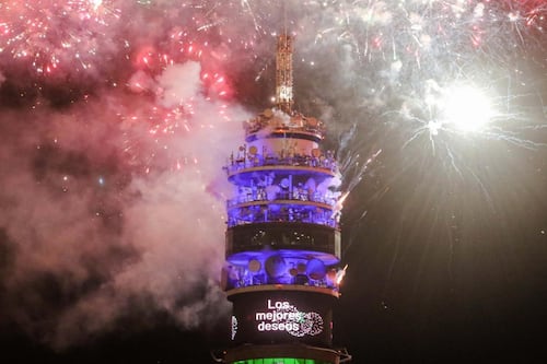 Metro de Santiago anuncia funcionamiento especial y estaciones habilitadas por regreso del Año Nuevo en la Torre Entel