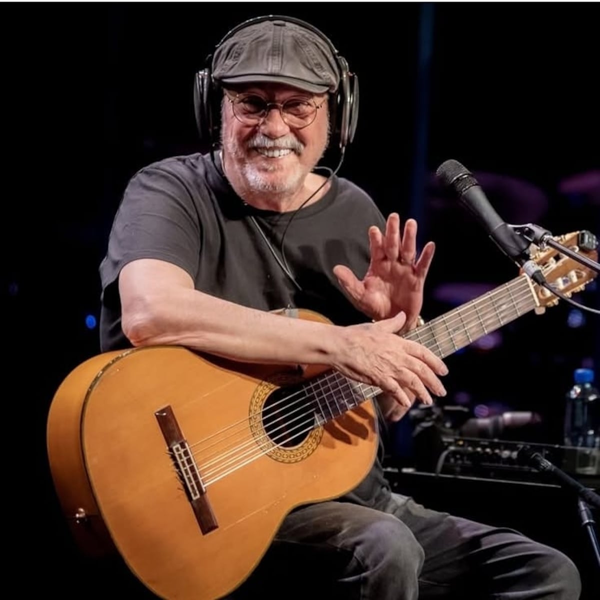 Silvio Rodríguez considera agregar más conciertos en Chile Silvio Rodríguez considera agregar más conciertos en Chile