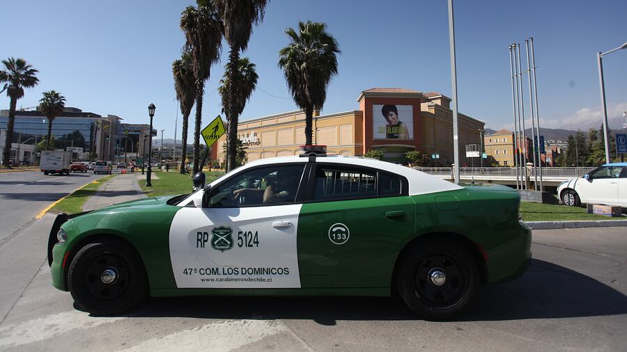 Carabineros en el Portal La Dehesa (archivo)