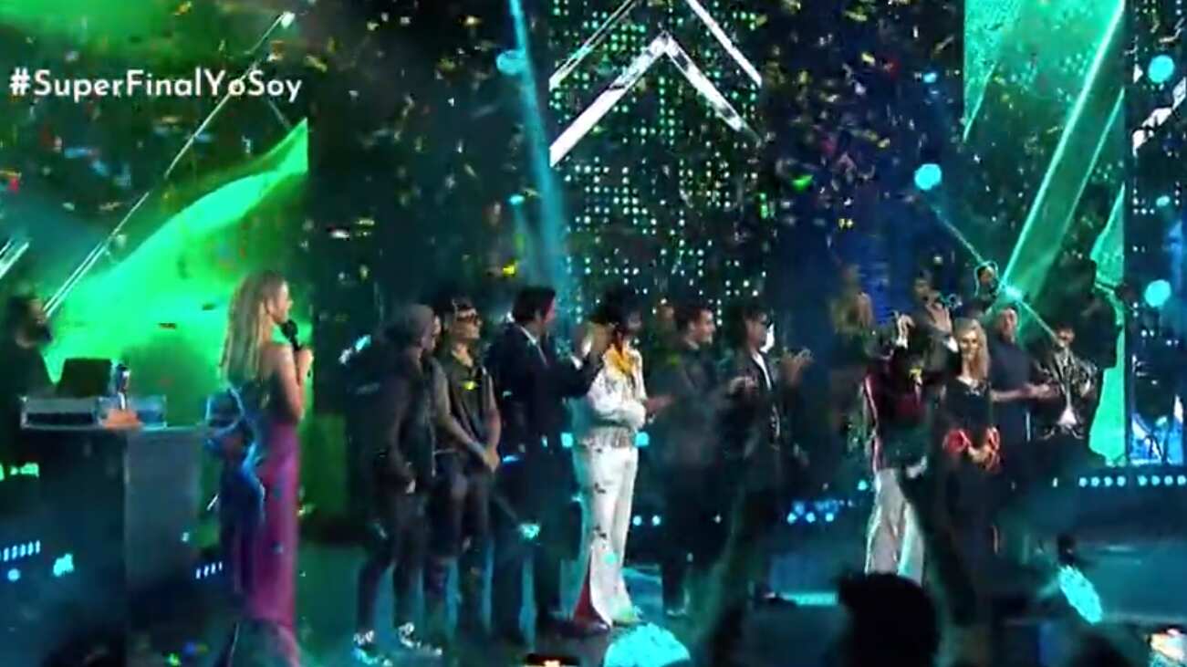 12 fueron los finalistas, los cuales compitieron bajo una dinámica espejo, esto significa que la primera parte de la canción era con la voz del artista original. Asimismo, el encargado de elegir al ganador era el público.
De este modo, el podio quedó con Laura Pausini en el tercer lugar con un 8.86% y un premio de 2 millones de pesos; la plata fue para Jon Bon Jovi con el 8.91% de las preferencias y con 3 millones de pesos para su bolsillo; y el primer lugar, y con una votación de 49.44%, fue Camilo Sesto, quien se proclamó como el mejor.