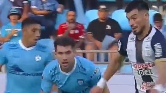 El equipo chileno deberá vencer a los peruanos esta tarde en Lima si no quiere quedar eliminado de Copa Libertadores.