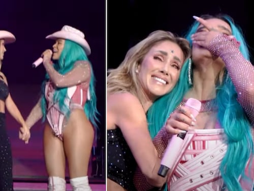 Karol G quedó ‘enamorada’ con la sorpresa que le dio Anahí en pleno concierto de RBD