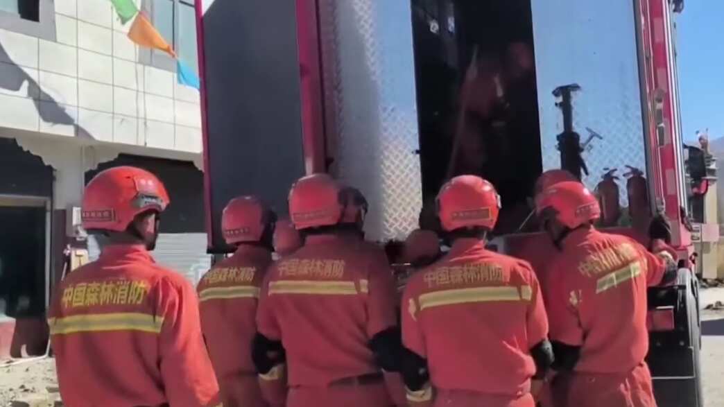 Terremoto de magnitud 6,8 en China: Cifra de muertos se eleva a 126 fallecidos y suman 188 heridos