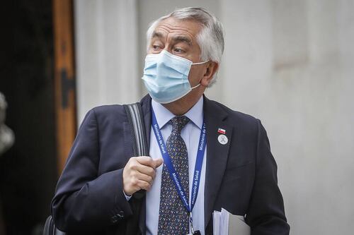 “A palabras infecciosas, oídos penicilínicos”, le dijo Paris a Izkia