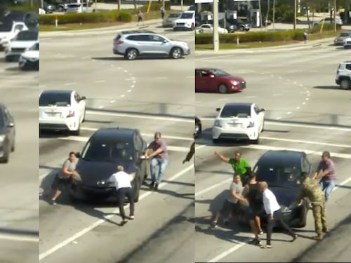 Ciudadanos unen fuerzas para detener auto de mujer desmayada al volante