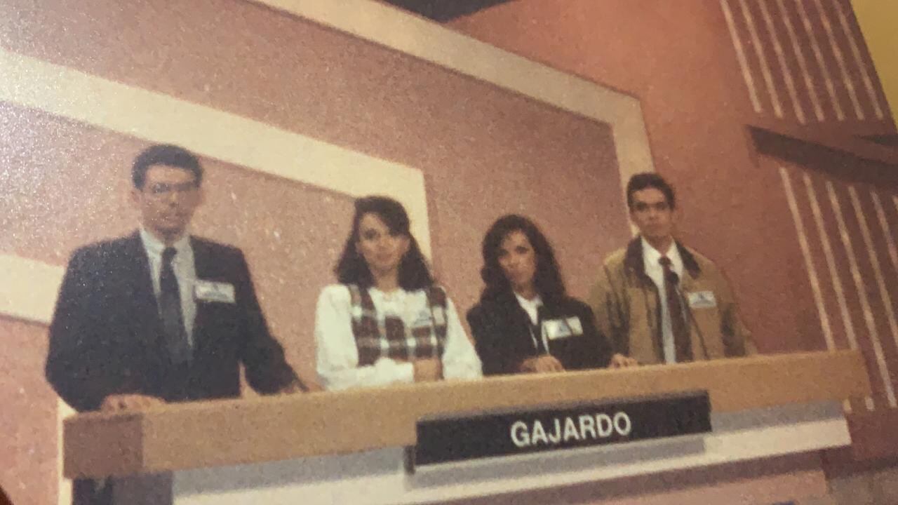 Carlos Gajardo al fondo en la foto.