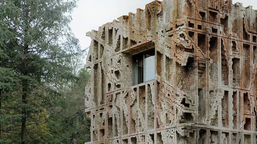 La Casa Tùr, del arquitecto Barry Wark, de concibe como una casa situada en el límite de un bosque, diseñada para adaptarse a su entorno con el paso del tiempo. Foto: Barry Wark.