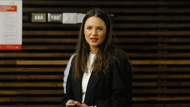 “Evidentes fines políticos...”: Irina Karamanos entregó cartolas bancarias a fiscalía y reitera que no hizo abonos a Procultura