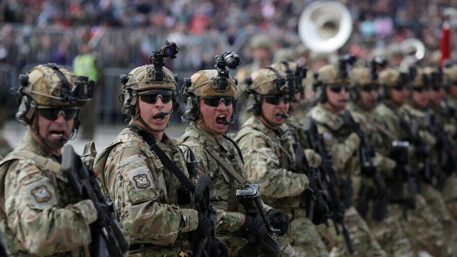 Reportan hackeo a correos de las Fuerzas Armadas: Ministra Fernández viajará de urgencia a Chile