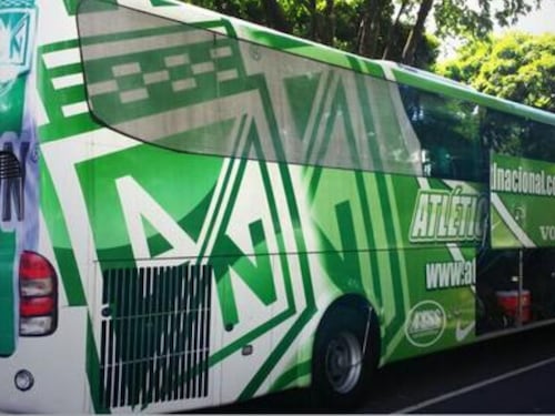 “El susto era que iba a explotar el bus”: Exfutbolista de Atlético Nacional recordó aterradora historia