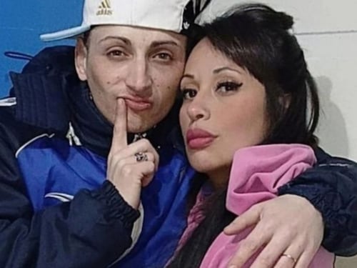 Se casaron en la cárcel y meses después mató a su esposa frente a su hijo tras salir de prisión