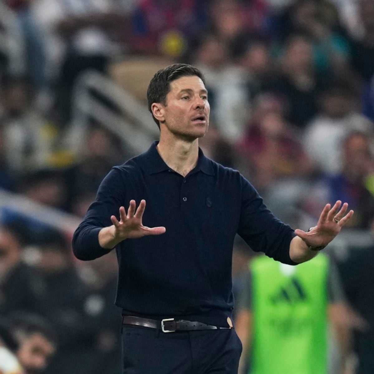 Despiden a Xabi Alonso tras derrota en Supercopa ante Barcelona Despiden a Xabi Alonso tras derrota en Supercopa ante Barcelona