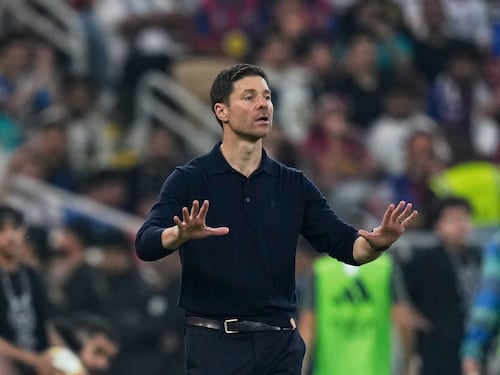 Crisis en el Real Madrid: despiden al entrenador Xabi Alonso después de perder la Supercopa ante el Barcelona