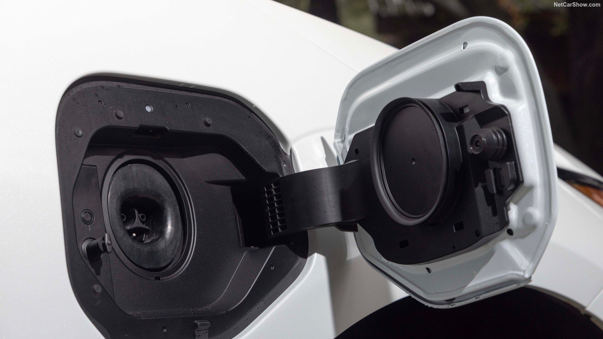 Ventas de vehículos eléctricos e híbridos se disparan en Chile