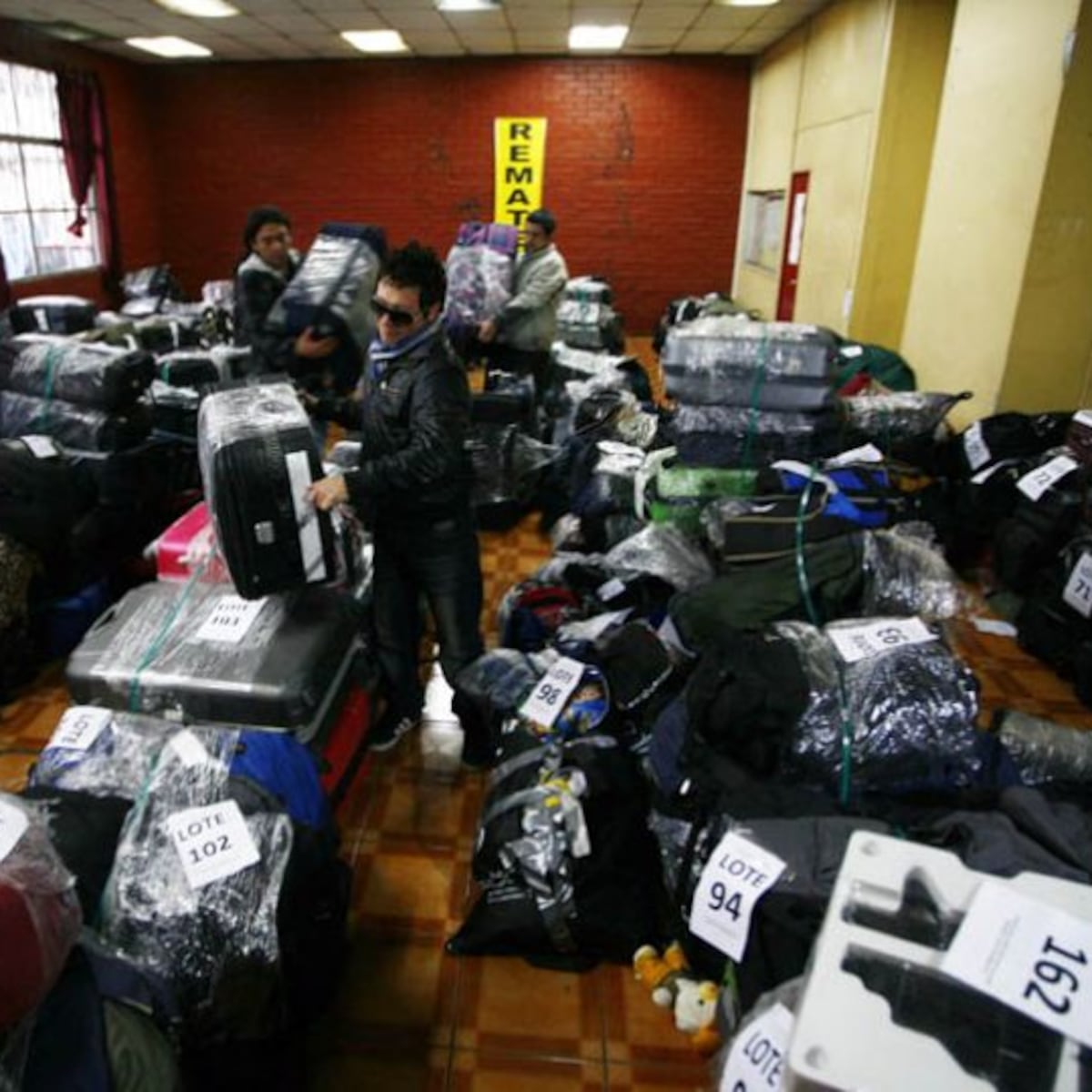 Subasta de más de 600 maletas y objetos extraviados en Pudahuel y Aeropuerto Subasta de más de 600 maletas y objetos extraviados en Pudahuel y Aeropuerto