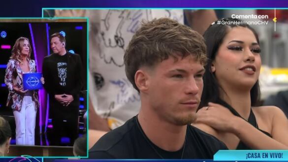 Una verdadera sorpresa. Eso provocó en la mayoría de los televidentes la eliminación de Raimundo Cerda de Gran Hermano, por votación popular.
Tras pasar un romántico día junto a Alessia Traverso, las redes sociales ya especulaban que todo era parte de una estrategia de producción para mantenerlo en la casa estudio en Argentina y eliminar a Scarlette Gálvez o Francisca Maira.
Sin embargo, la rubia, conocida por su sonido de oveja (Beeeee), fue la primera en ser salvada de la placa de eliminación, al recibir la menor cantidad de votos.