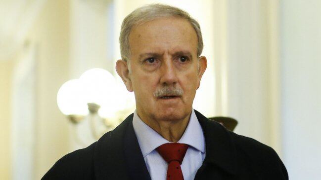 Exgeneral director de Carabineros Alberto Cienfuegos sufre robo en su domicilio: sustrajeron vehículo de alta gama y arma de fuego