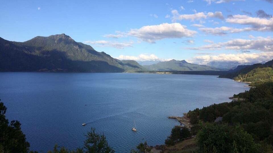 Estudiante de la UACh muere mientras realizaba curso de buceo en el Lago Ranco