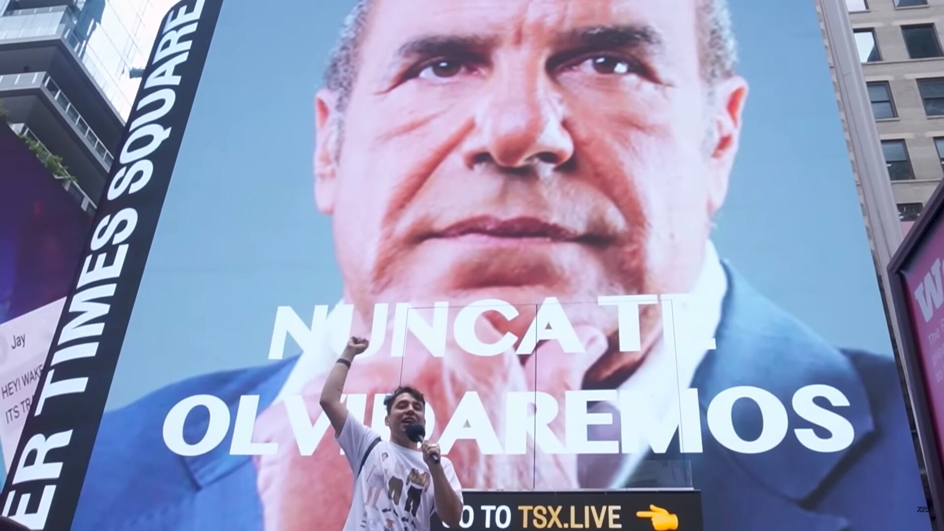 Fabrizio Copano en el Times Square