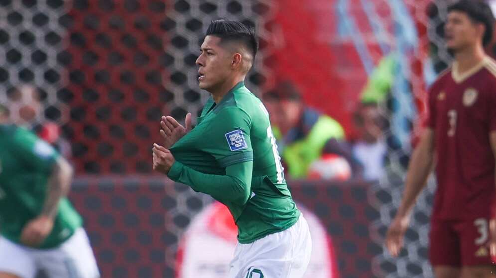 El seleccionado altiplánico venció a los venezolanos para sumar seis puntos en la tabla de posiciones de las clasificatorias sudamericanas.