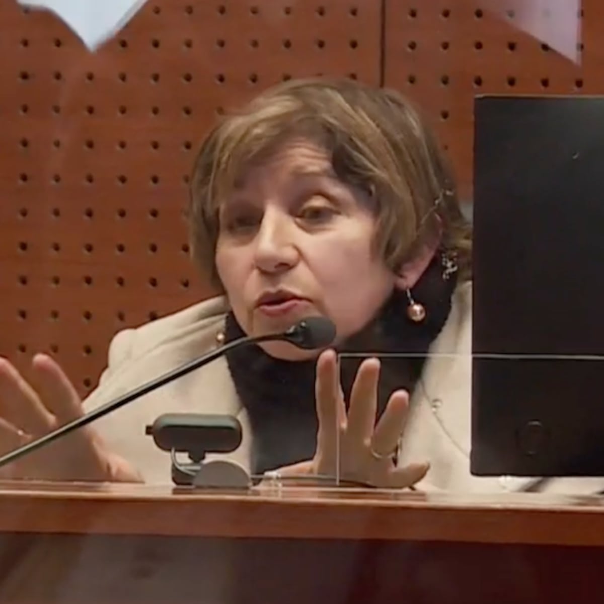 Jueza 'Tuto' Rodríguez criticada por quedarse dormida en audiencia de asesinato Jueza 'Tuto' Rodríguez criticada por quedarse dormida en audiencia de asesinato