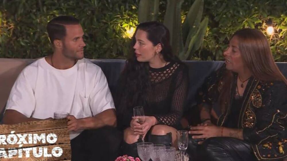 Fabio Agostini y Daniela Aránguiz | Fuente: Canal 13