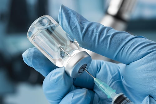 ISP ordena retiro preventivo de Flufenazina Decanoato tras detectar partículas en envases