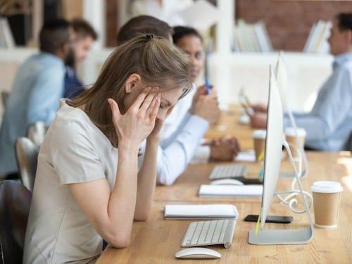 Casi el 50% de los trabajadores en Chile tiene indicios de obesidad e hipertensión