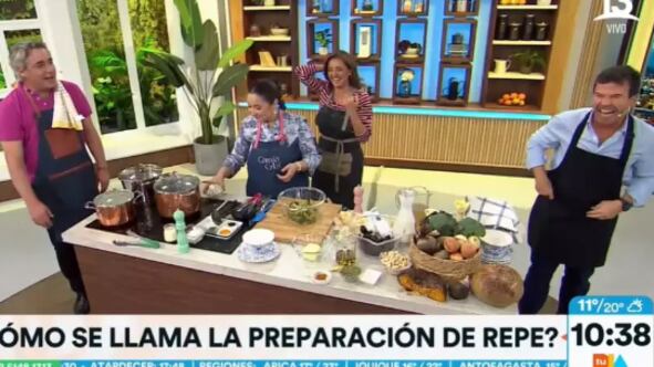 El animador José Luis Repenning fue blanco de hilarantes bromas en el matinal Tu Día, tras preparar un particular pan de ajo.
Todo ocurrió durante la sección de cocina del espacio de Canal 13, cuando el periodista tomó una baguette, le hizo varios cortes, y vertió sobre ella mantequilla derretida y ajos.