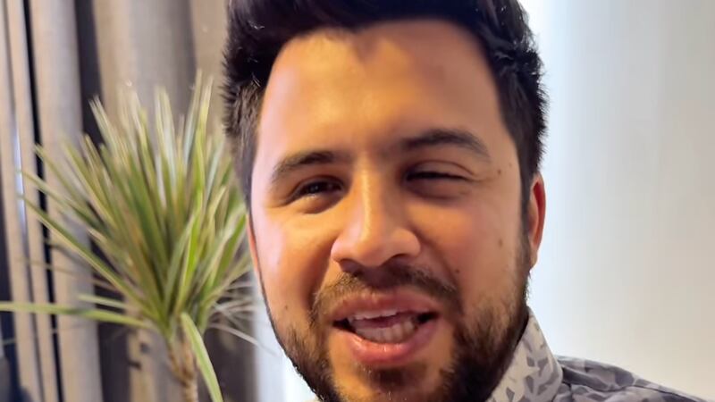 Funaron a Gustavo Gatica por ocupar celular: Tuvo que subir video para explicar cómo la comunidad ciega ocupa la tecnología