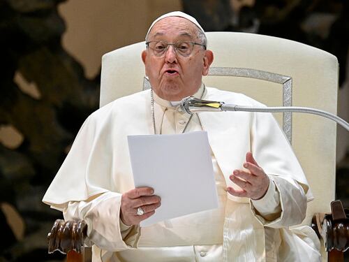 Nuevo parte médico del Vaticano sobre el estado de salud del Papa Francisco: “Alterna la ventilación mecánica”