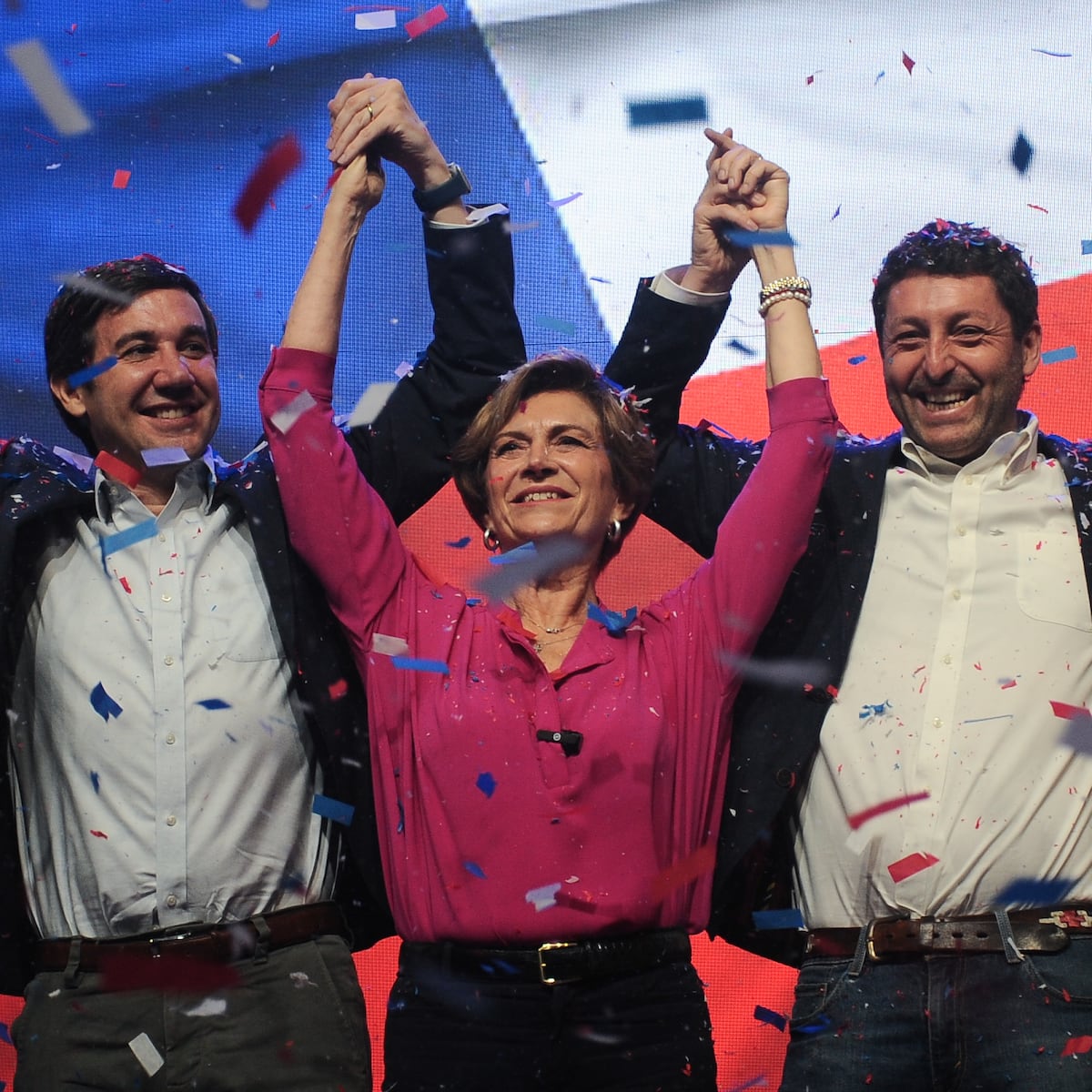 UDI elige a Evelyn Matthei como su carta presidencial UDI elige a Evelyn Matthei como su carta presidencial
